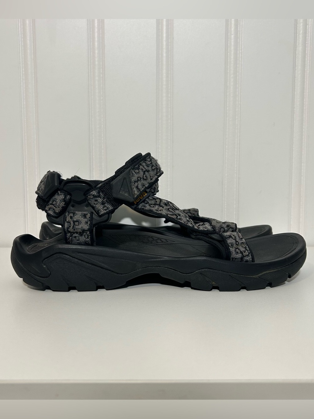 Teva Terra fi 5 black grey sandals